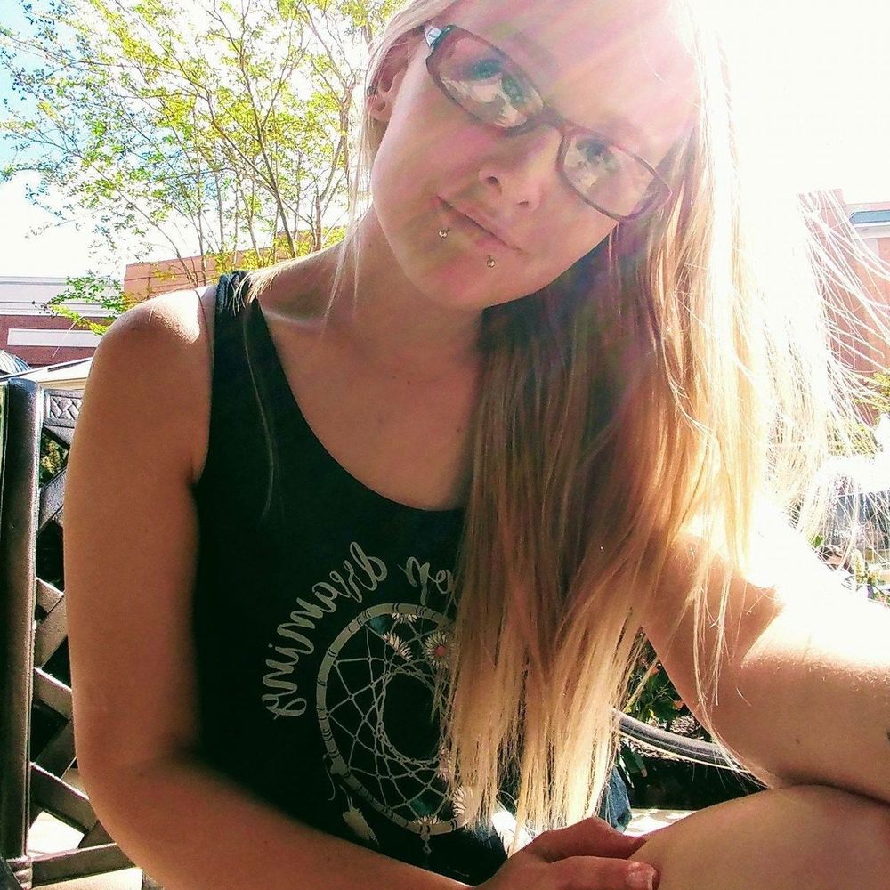 Meet your Posher, Hollie
